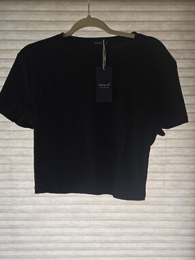 Sampeel Black Cropped Tee with Hang Tag